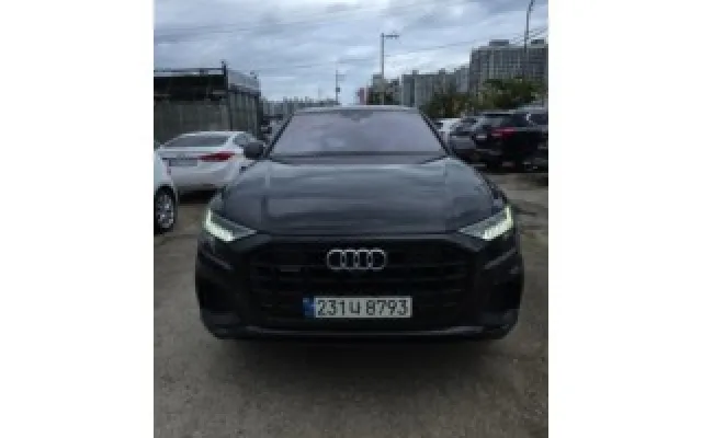 수원자동차중고 Q8 55 TFSI 콰트로 프리미엄 매물 사진 2 - 2023/02 270,890km